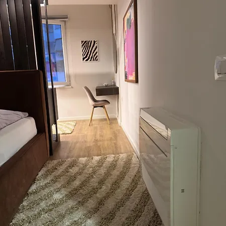 Aparthotel Govi Al Pieno Centro Di Tirana