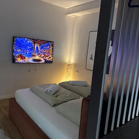 מלון דירות Govi The Plazza Hub 4*