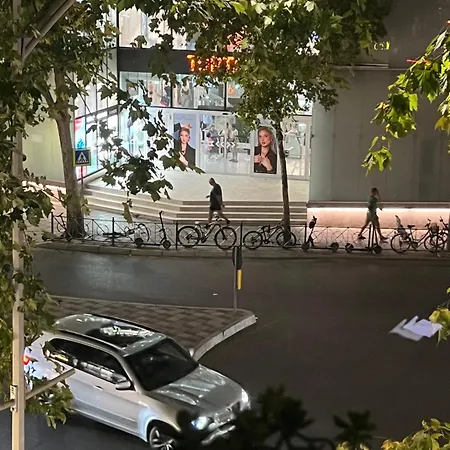 Aparthotel Govi Al Pieno Centro Di Tirana
