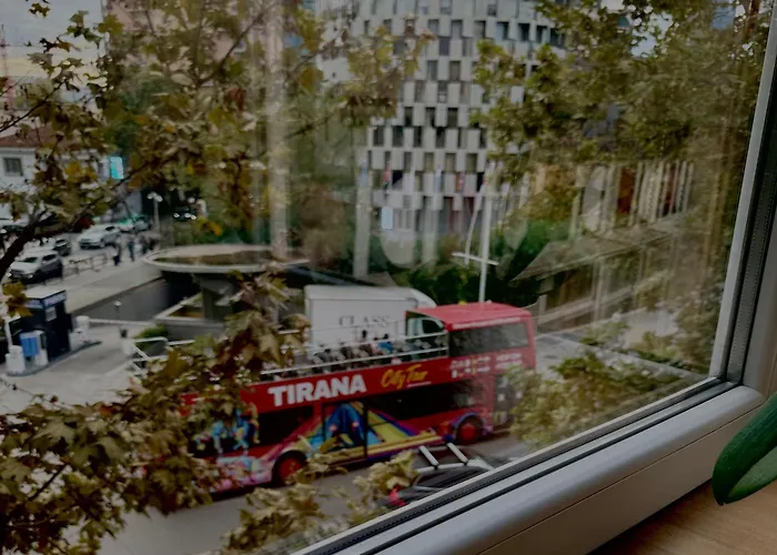 Govi Al Pieno Centro Di 4* Tirana